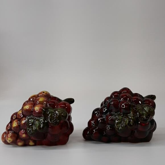 Vintage Salt & Pepper Shaker Set Grape Bunches - Picture 1 of 8